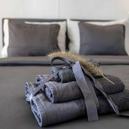 Secluded 3 Bedrooms Urzais Modern Interiors *