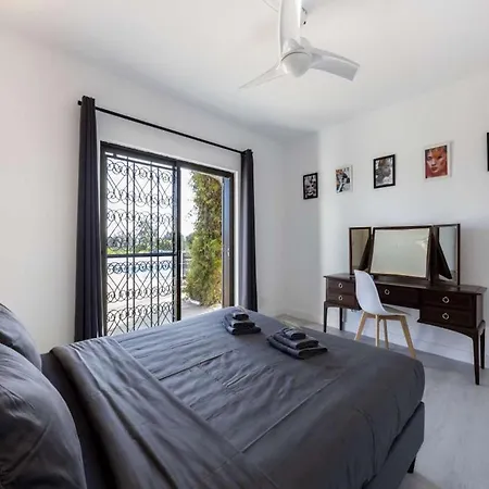 Secluded 3 Bedrooms Urzais Modern Interiors Villa Carvoeiro (Lagoa)